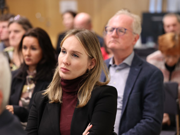 Web251112katharinaschiffl 4552