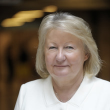 Frau  Prim. Univ.-Prof. Dr. Sylvia Schwarz