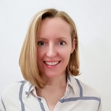 Frau Mag. pharm. Dr. Regina Lauer Frau Mag. pharm. Dr. Regina Lauer