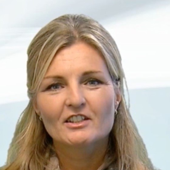 Frau Mag. Dominique Sturz