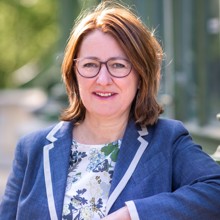 Frau Mag. Elisabeth Weigand, MBA Frau Mag. Elisabeth Weigand, MBA