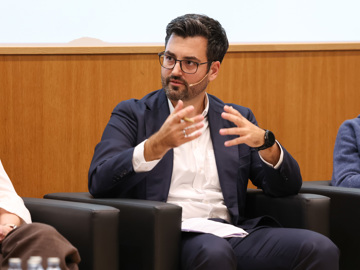 Web251112katharinaschiffl 4434