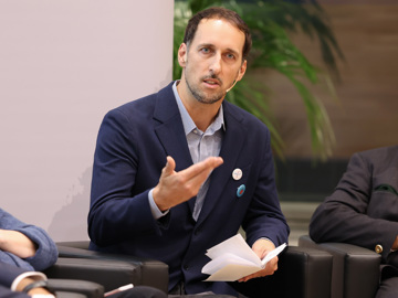 Web251112katharinaschiffl 4402