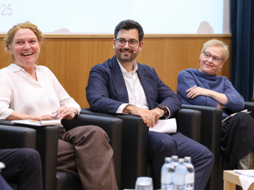 Web251112katharinaschiffl 4561