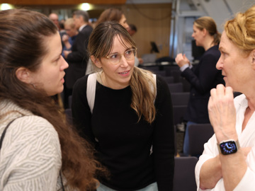 Web251112katharinaschiffl 4701