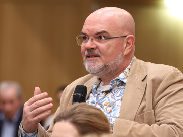 Web251112katharinaschiffl 4590