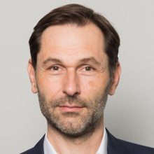 Herr Priv.-Doz. Dr. Robert Sauermann Herr Priv.-Doz. Dr. Robert Sauermann