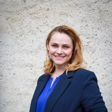 Frau  Martina Rötzer